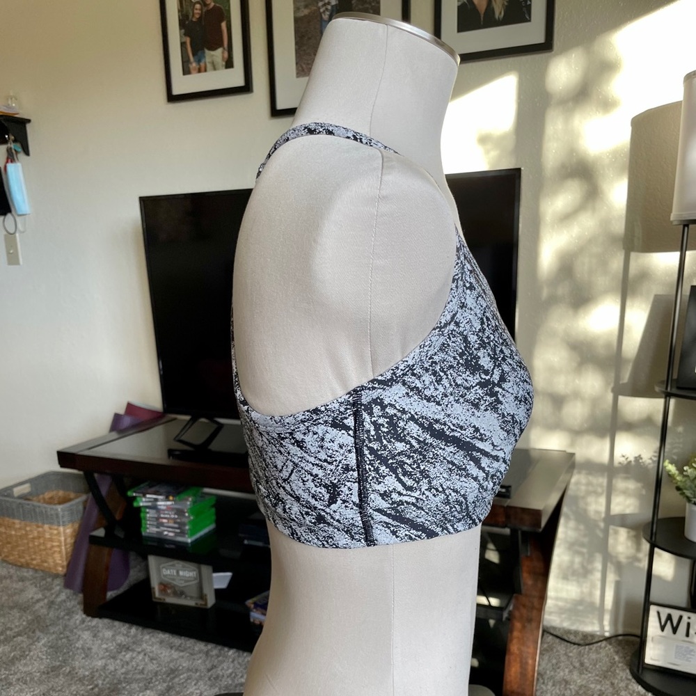 Multi-Patterned Sports Bra - Picture 4 of 5
